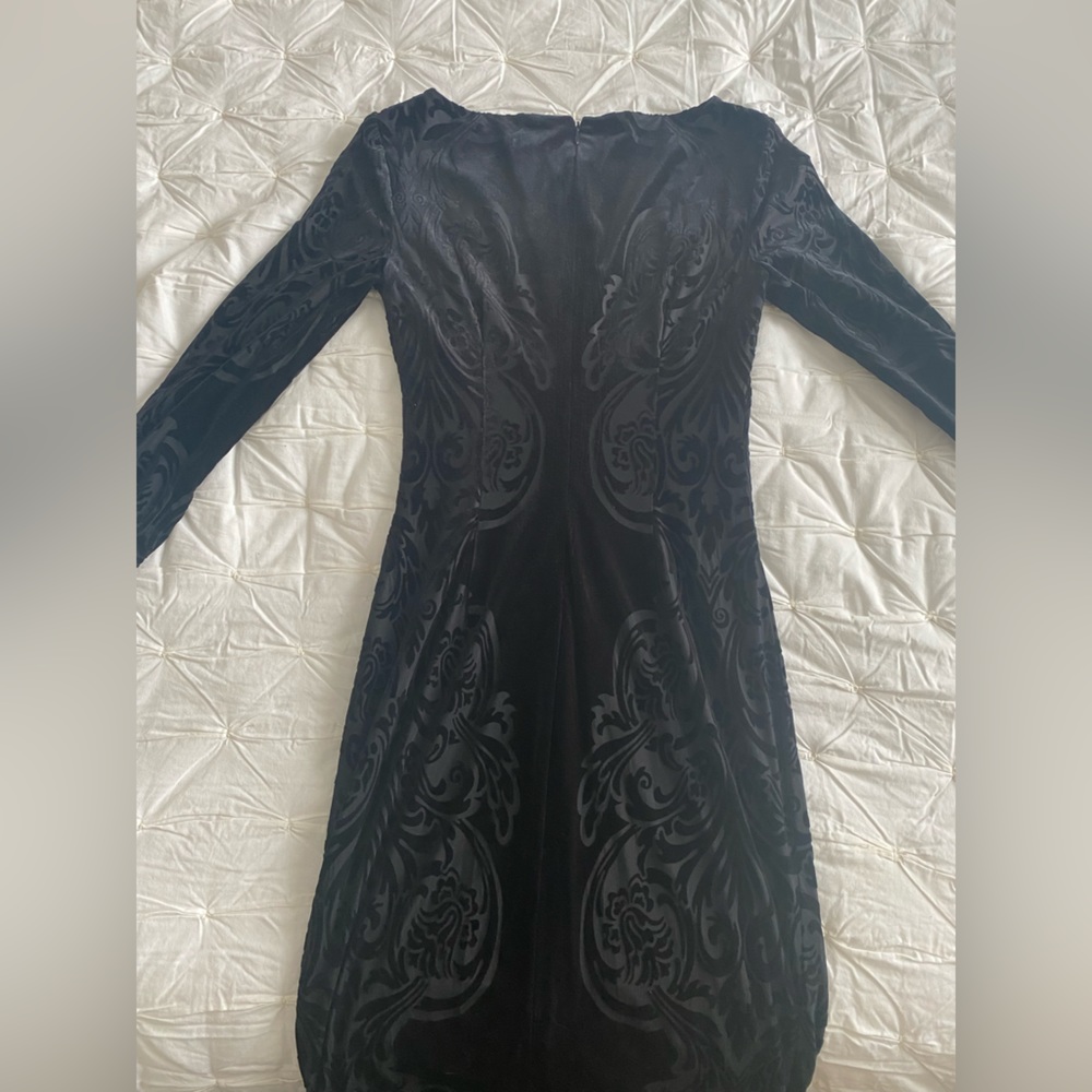 Cache 3/4 length sleeve dress velvet pattern black soft form fitting slimming